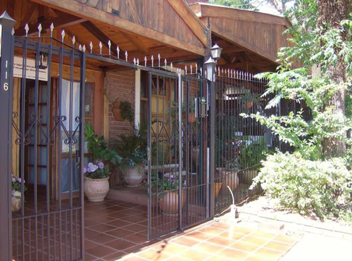 Bed and Breakfast Folks Iguazu - Casa De Huespedes Puerto Iguazú Exterior foto