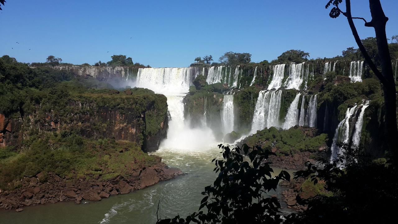 Bed and Breakfast Folks Iguazu - Casa De Huespedes Puerto Iguazú Exterior foto