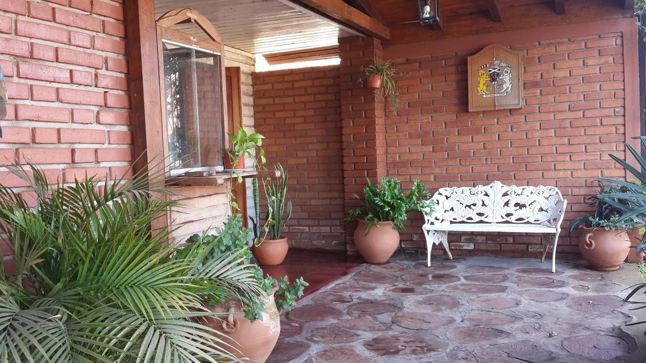 Bed and Breakfast Folks Iguazu - Casa De Huespedes Puerto Iguazú Exterior foto