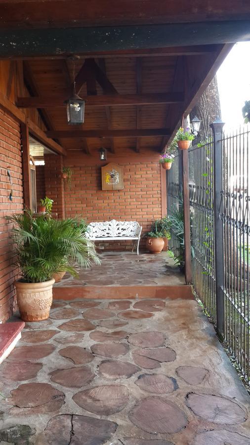 Bed and Breakfast Folks Iguazu - Casa De Huespedes Puerto Iguazú Exterior foto